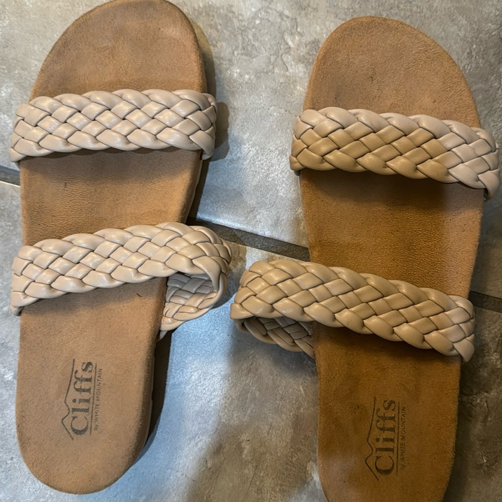 Cliffs beige sandals